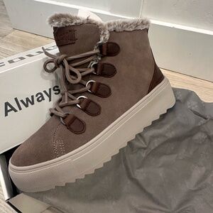 Womens Cougar Faux Fur Lined Winter Boots